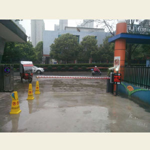 万乐达德幼儿园车牌识别系统正式开通